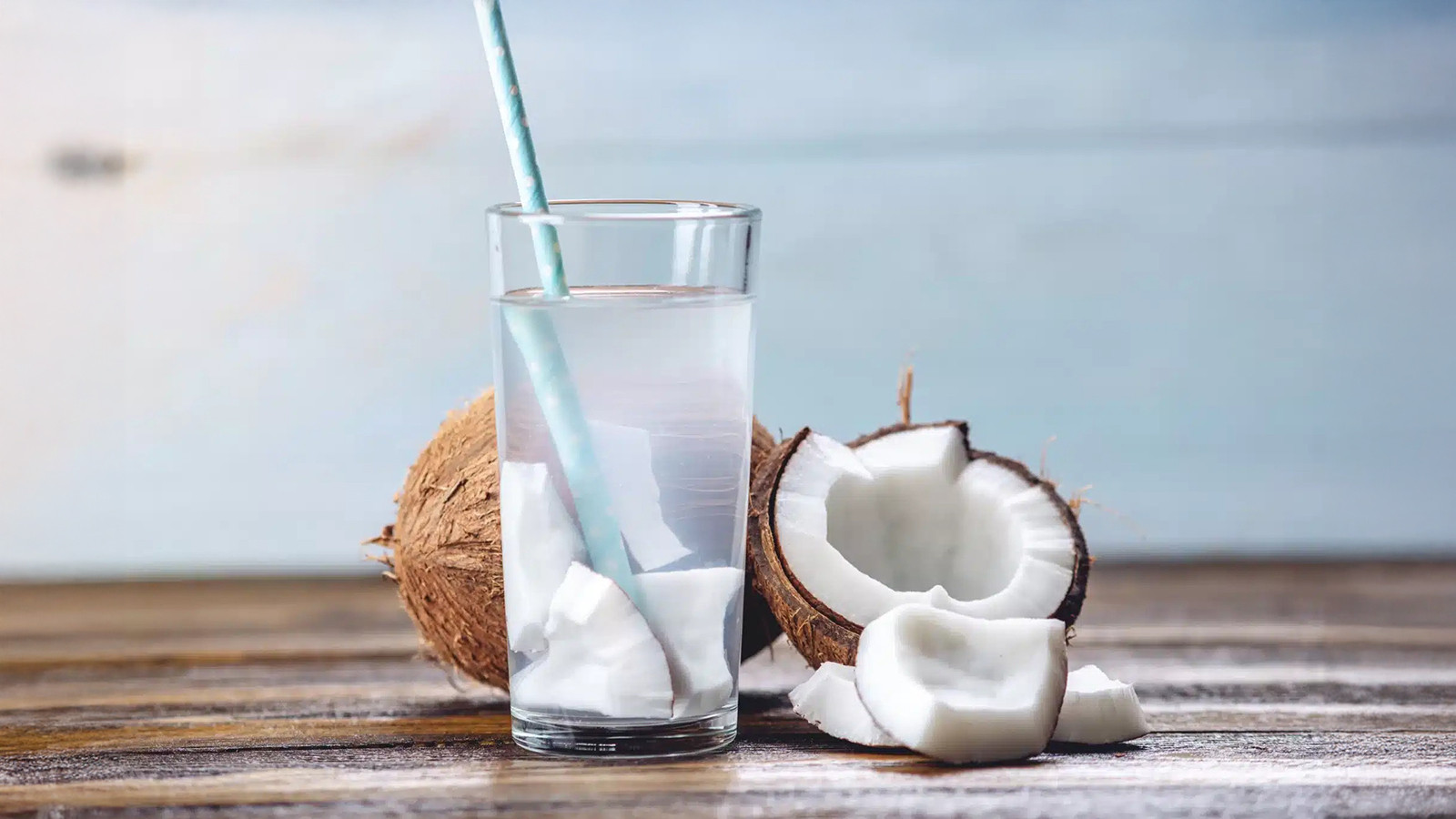 The difference coconut milk and coconut water (4)