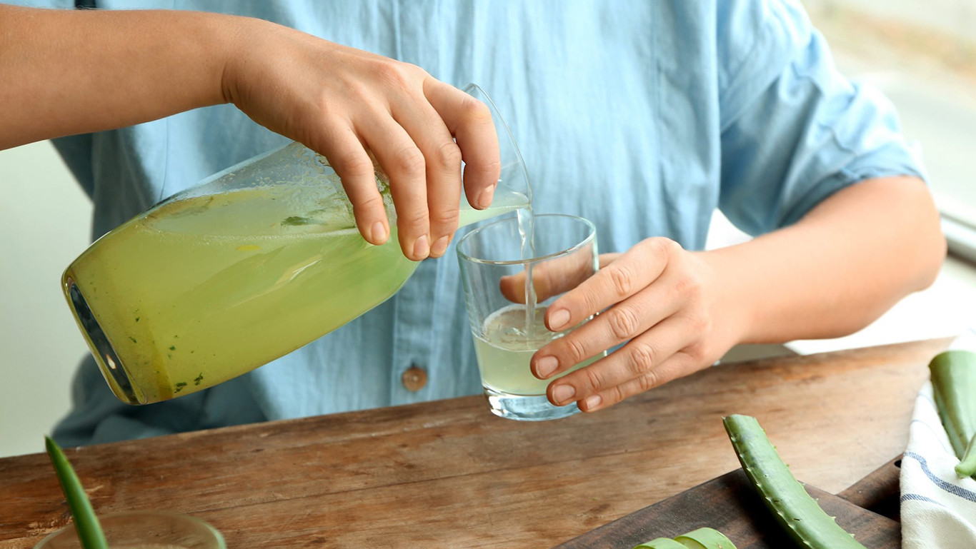 Drinking aloe vera juice in the morning (1)